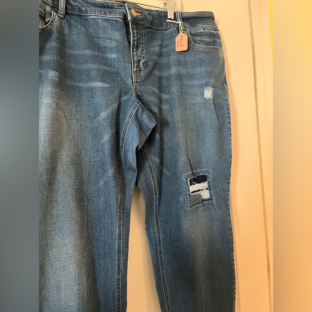 Old Navy Boyfriend Skinny Distressed Medium Wash Jeans Women’s Size 18 - Picture 5 of 13